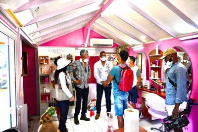 Aperçu de l\'album coiffeur aux Saintes